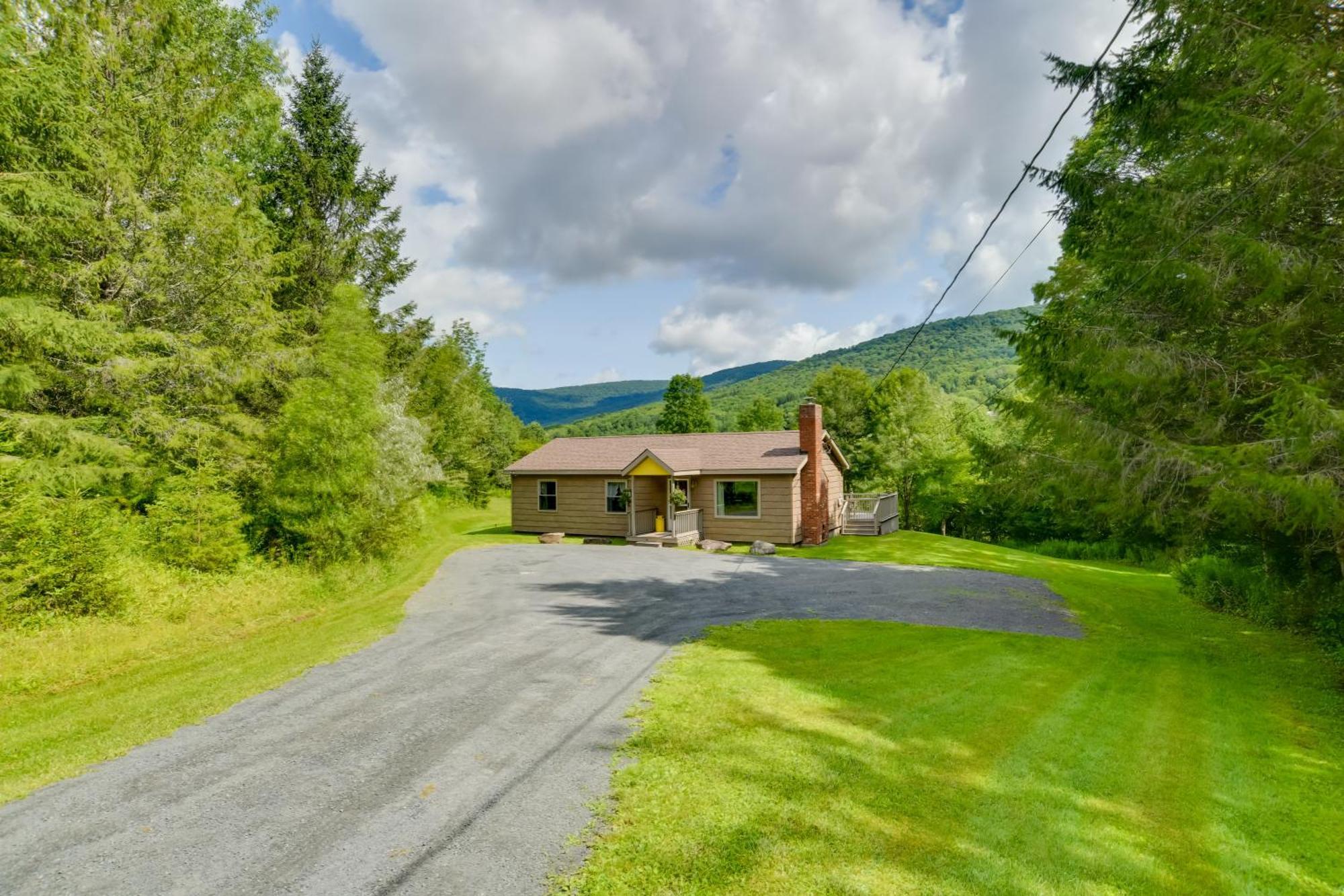 Quiet Catskills Getaway With Deck And Mtn Views New Kingston エクステリア 写真