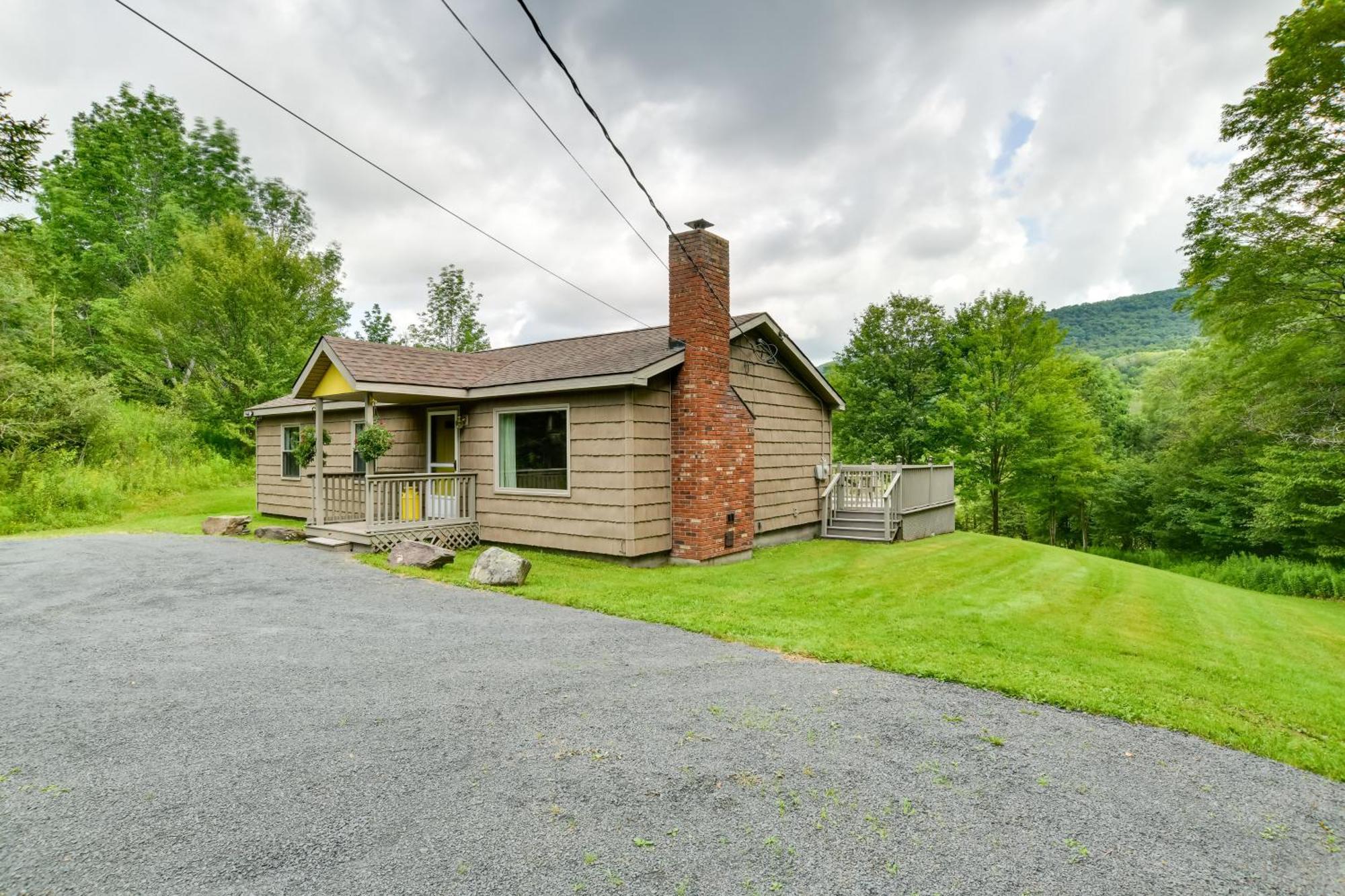 Quiet Catskills Getaway With Deck And Mtn Views New Kingston エクステリア 写真